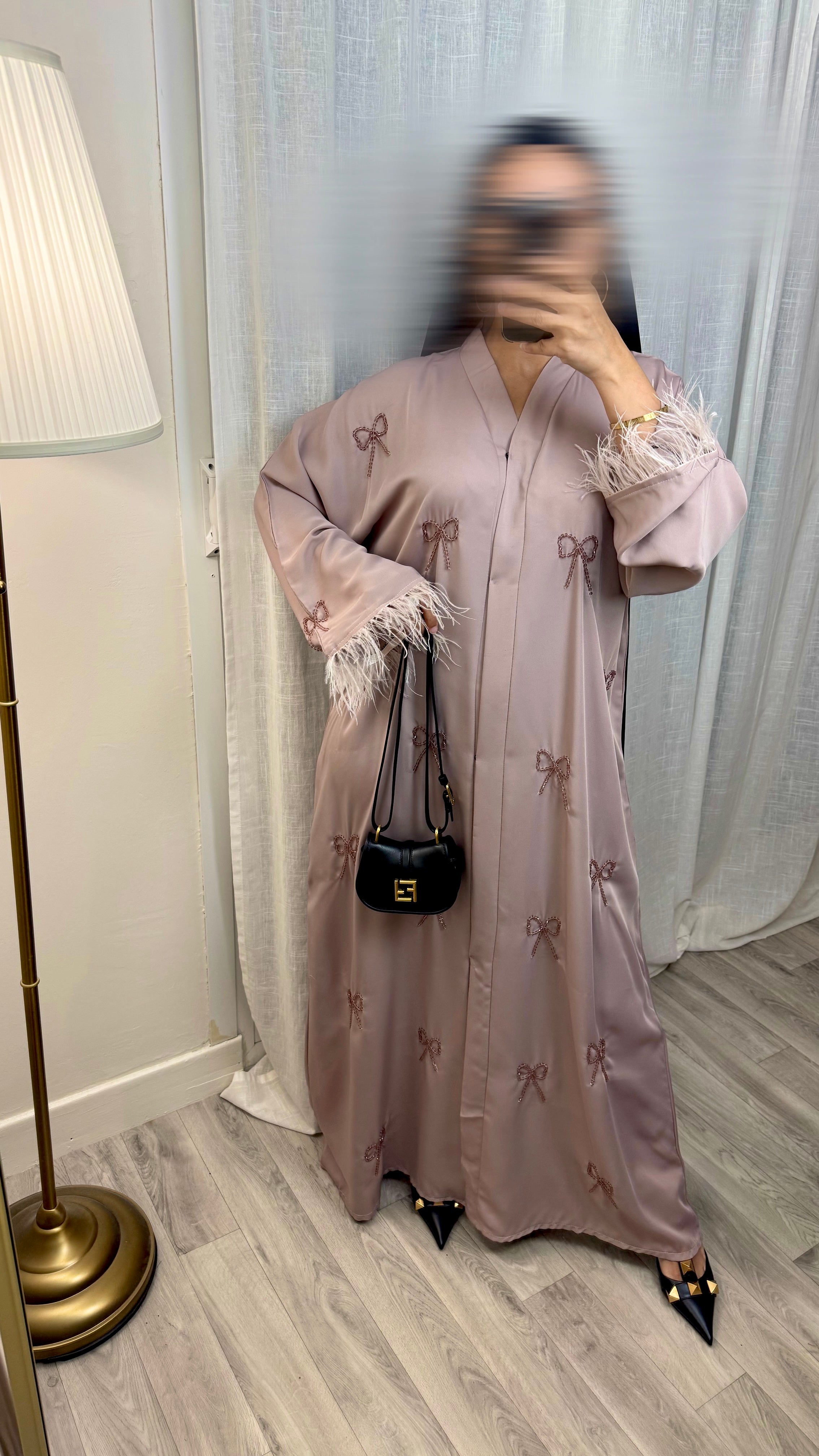 Abaya Rose à plume et crystal