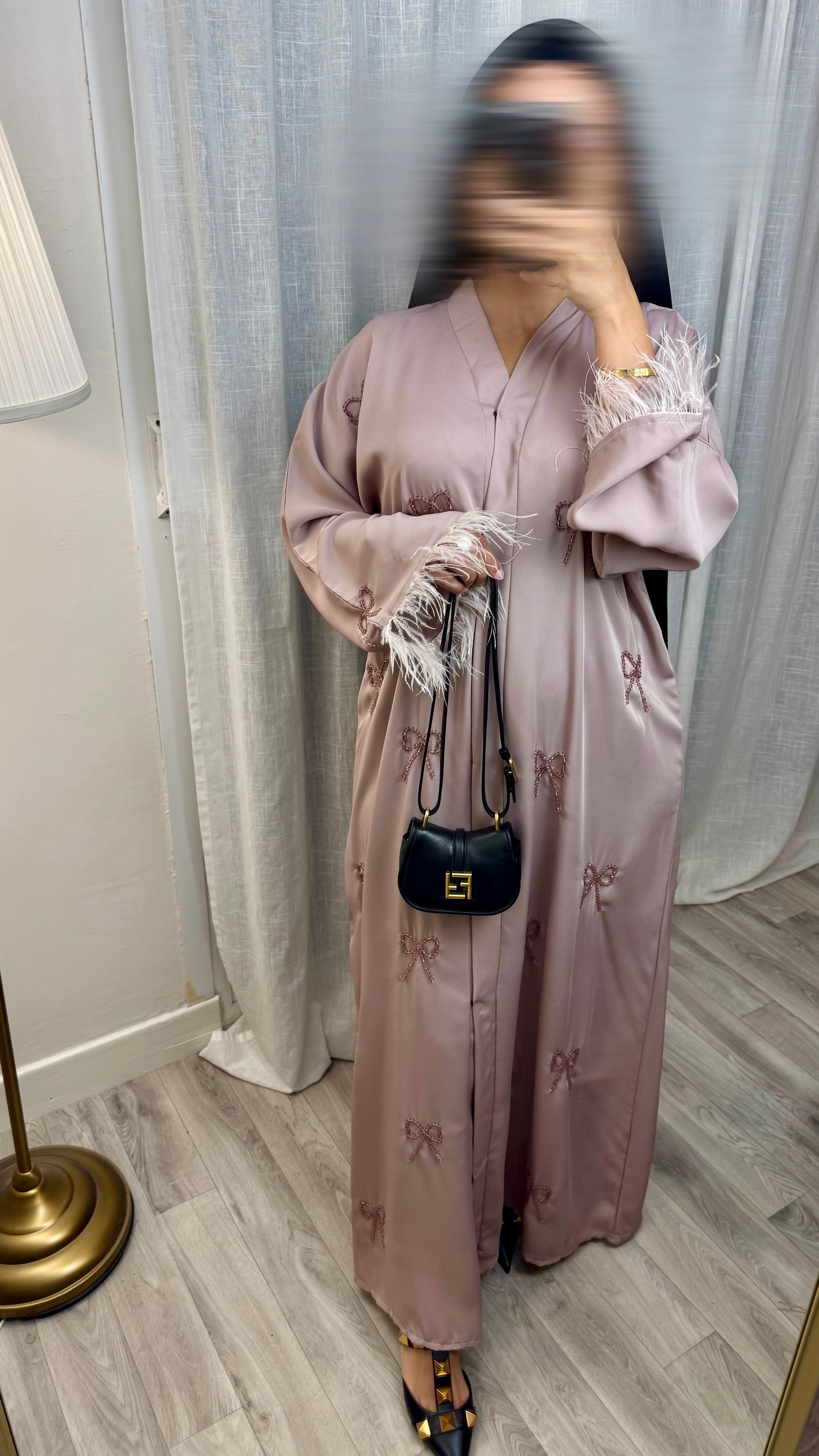 Abaya Rose à plume et crystal